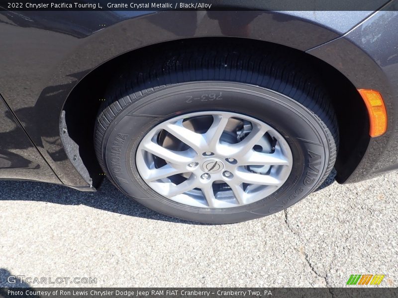 Granite Crystal Metallic / Black/Alloy 2022 Chrysler Pacifica Touring L