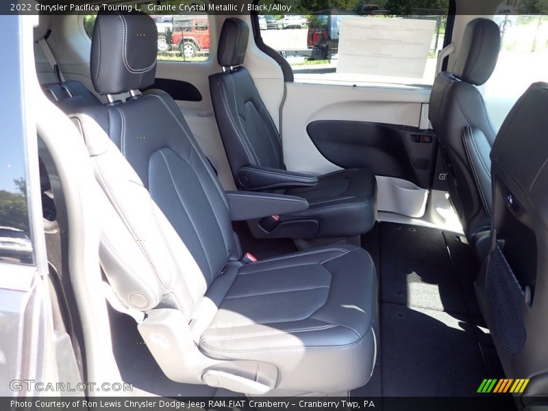 Granite Crystal Metallic / Black/Alloy 2022 Chrysler Pacifica Touring L