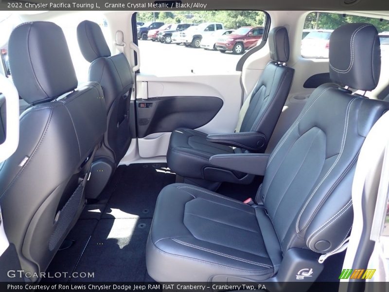 Granite Crystal Metallic / Black/Alloy 2022 Chrysler Pacifica Touring L