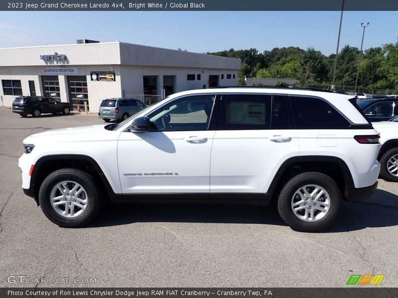  2023 Grand Cherokee Laredo 4x4 Bright White
