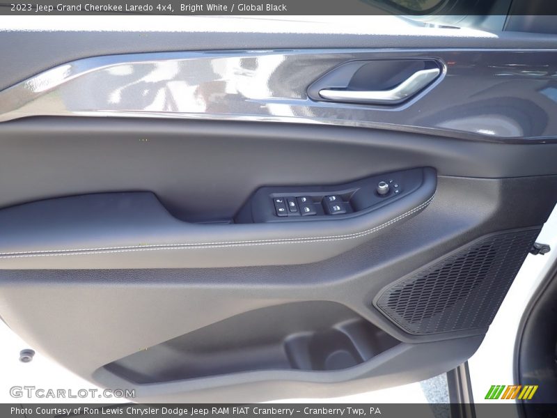 Door Panel of 2023 Grand Cherokee Laredo 4x4