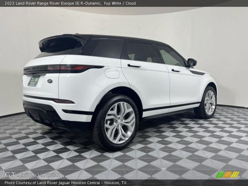Fuji White / Cloud 2023 Land Rover Range Rover Evoque SE R-Dynamic