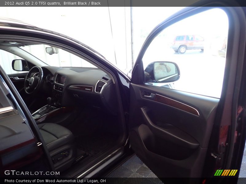 Brilliant Black / Black 2012 Audi Q5 2.0 TFSI quattro
