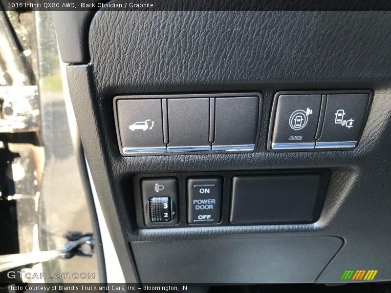 Controls of 2016 QX80 AWD