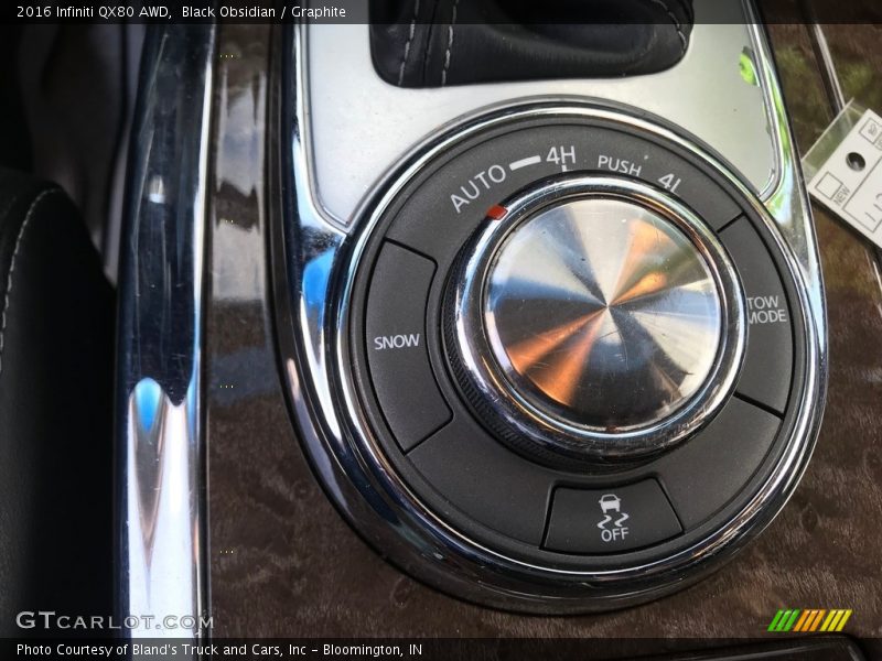 Controls of 2016 QX80 AWD
