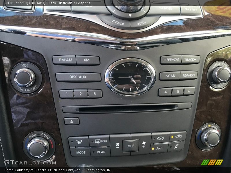 Controls of 2016 QX80 AWD