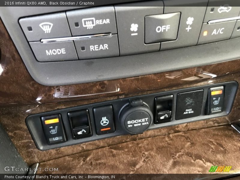 Controls of 2016 QX80 AWD