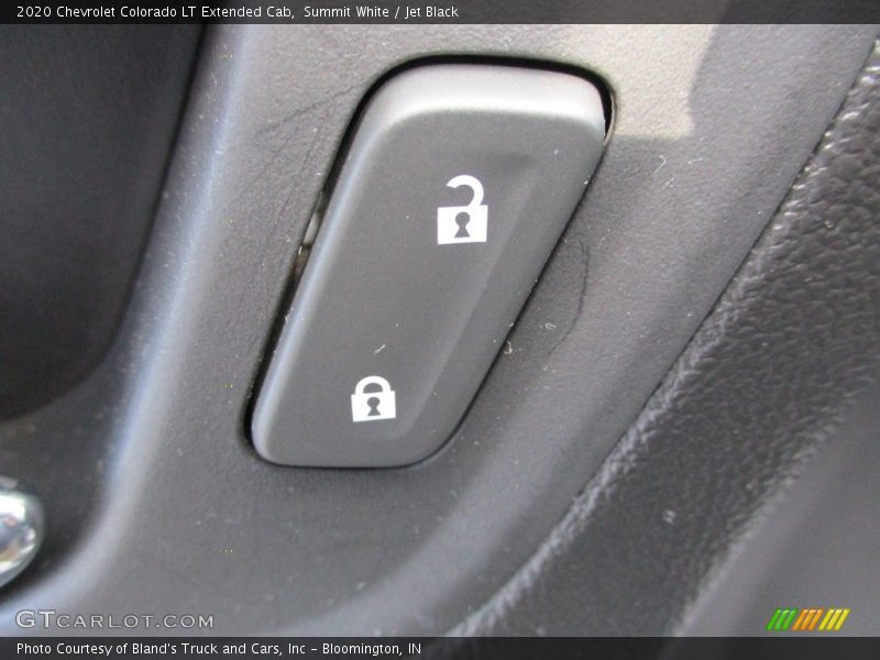 Summit White / Jet Black 2020 Chevrolet Colorado LT Extended Cab