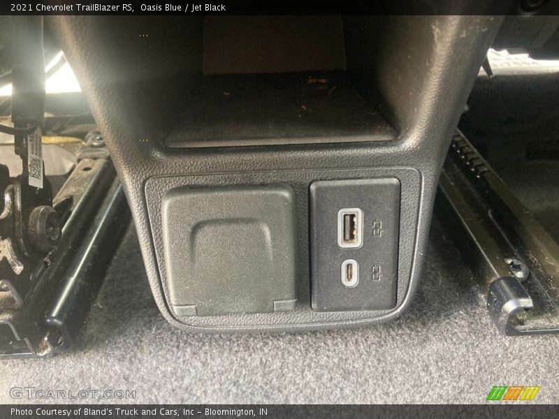 Oasis Blue / Jet Black 2021 Chevrolet TrailBlazer RS