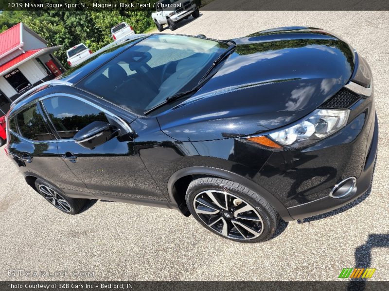 Front 3/4 View of 2019 Rogue Sport SL