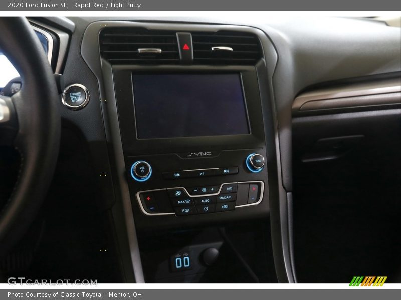 Rapid Red / Light Putty 2020 Ford Fusion SE
