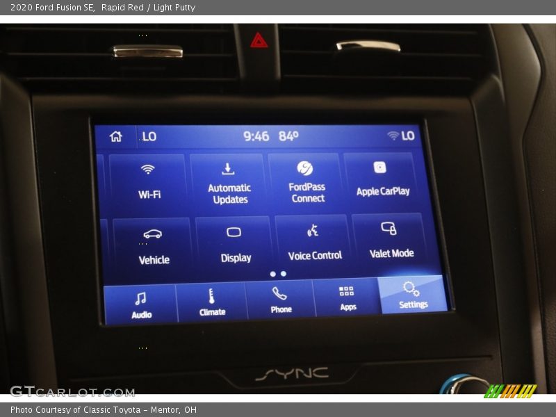 Rapid Red / Light Putty 2020 Ford Fusion SE