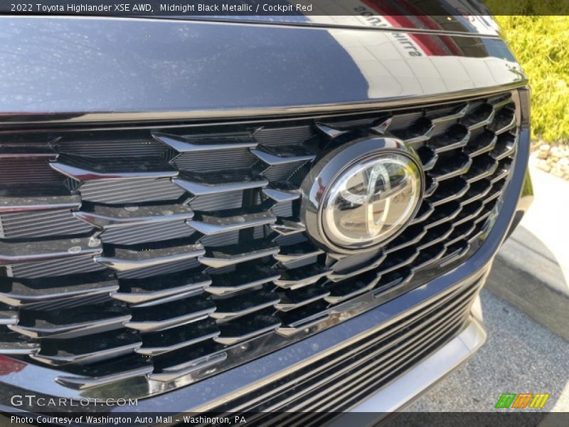 Midnight Black Metallic / Cockpit Red 2022 Toyota Highlander XSE AWD