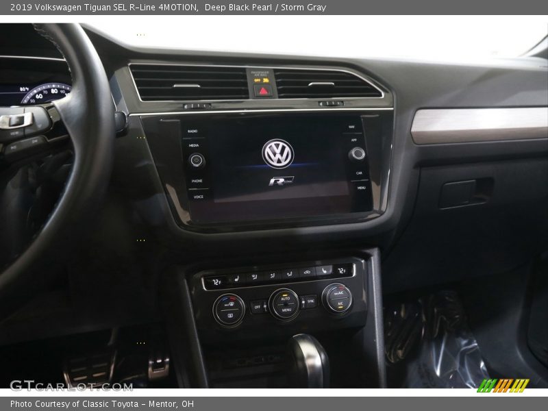 Deep Black Pearl / Storm Gray 2019 Volkswagen Tiguan SEL R-Line 4MOTION