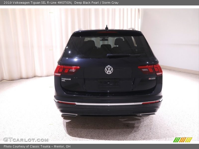 Deep Black Pearl / Storm Gray 2019 Volkswagen Tiguan SEL R-Line 4MOTION