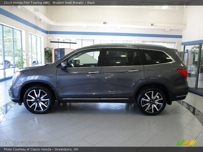 Modern Steel Metallic / Black 2019 Honda Pilot Touring AWD