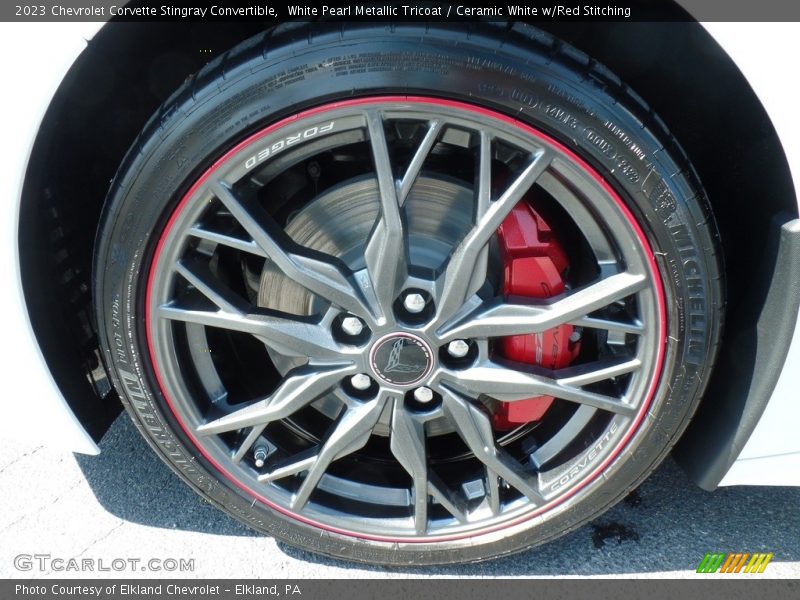 White Pearl Metallic Tricoat / Ceramic White w/Red Stitching 2023 Chevrolet Corvette Stingray Convertible
