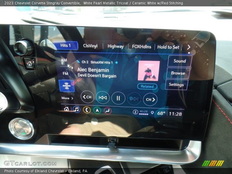 White Pearl Metallic Tricoat / Ceramic White w/Red Stitching 2023 Chevrolet Corvette Stingray Convertible