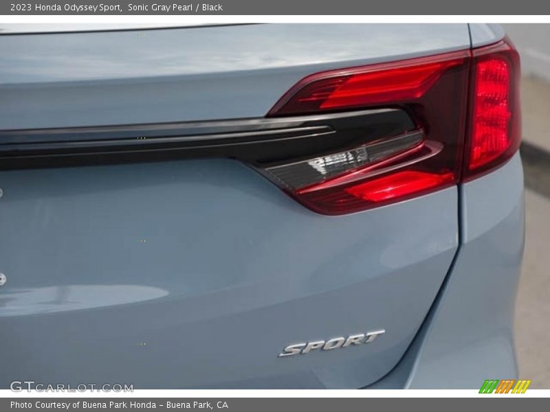 Sonic Gray Pearl / Black 2023 Honda Odyssey Sport