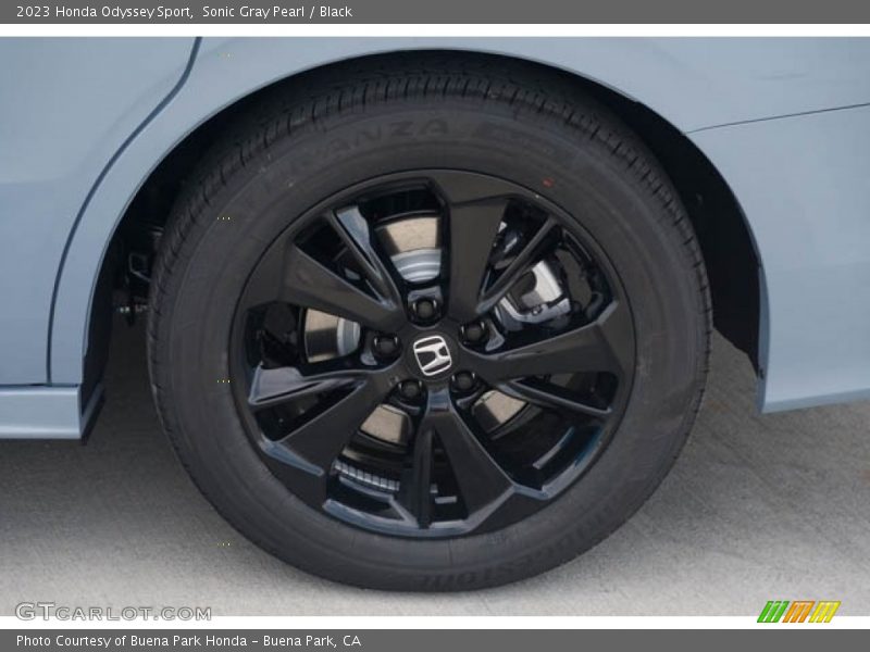 Sonic Gray Pearl / Black 2023 Honda Odyssey Sport