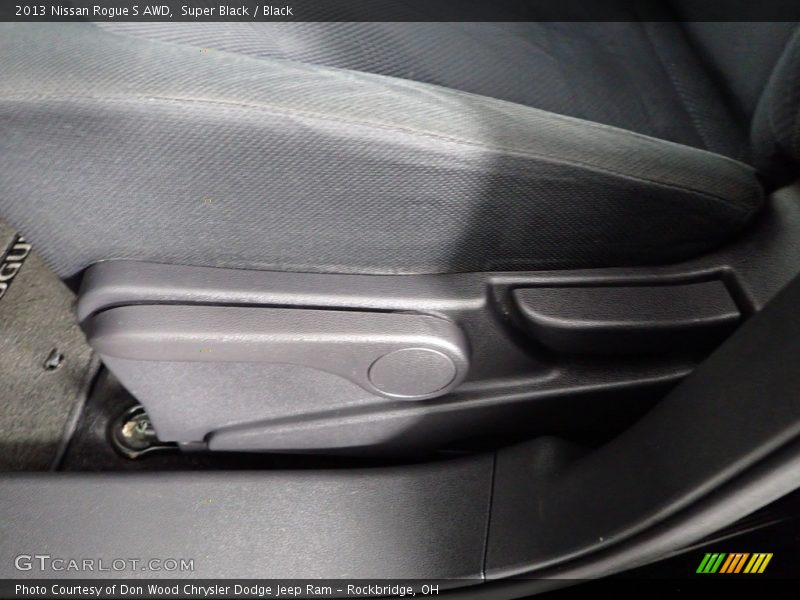 Super Black / Black 2013 Nissan Rogue S AWD