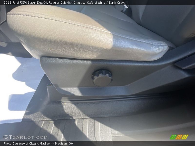 Oxford White / Earth Gray 2018 Ford F350 Super Duty XL Regular Cab 4x4 Chassis