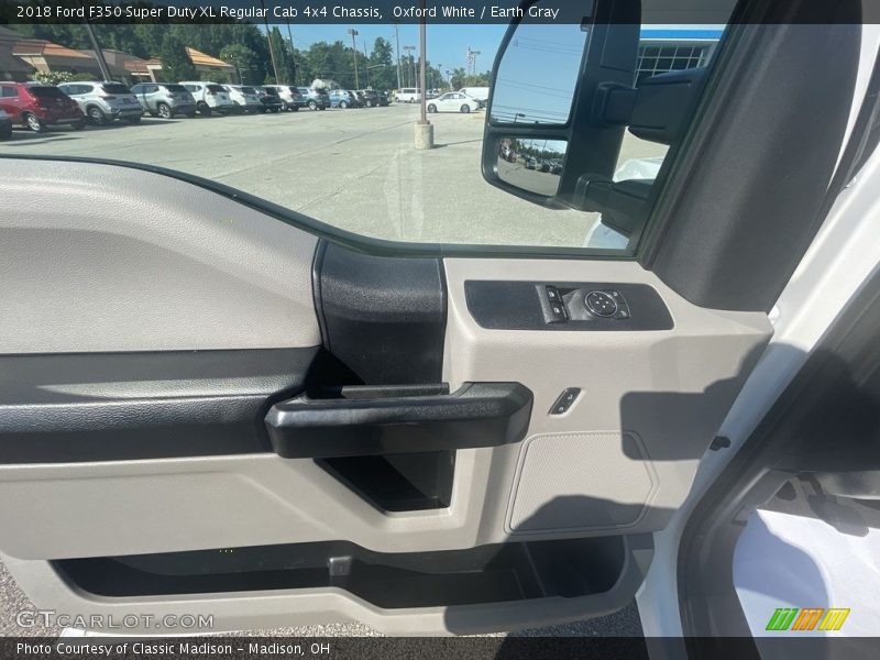 Oxford White / Earth Gray 2018 Ford F350 Super Duty XL Regular Cab 4x4 Chassis