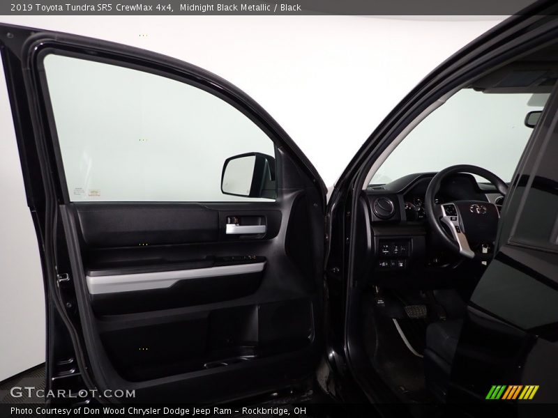 Midnight Black Metallic / Black 2019 Toyota Tundra SR5 CrewMax 4x4