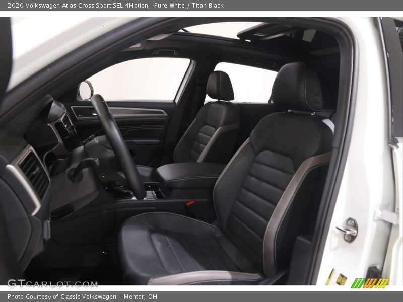 Pure White / Titan Black 2020 Volkswagen Atlas Cross Sport SEL 4Motion