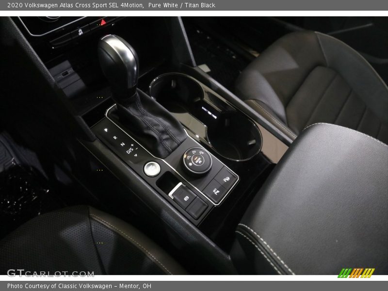Pure White / Titan Black 2020 Volkswagen Atlas Cross Sport SEL 4Motion