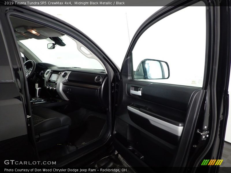 Midnight Black Metallic / Black 2019 Toyota Tundra SR5 CrewMax 4x4