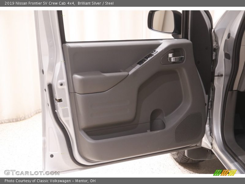 Brilliant Silver / Steel 2019 Nissan Frontier SV Crew Cab 4x4