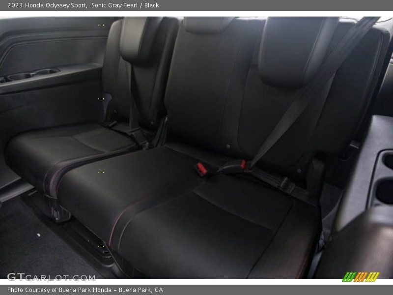 Sonic Gray Pearl / Black 2023 Honda Odyssey Sport