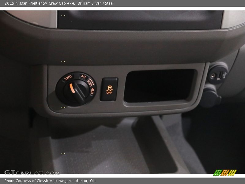 Brilliant Silver / Steel 2019 Nissan Frontier SV Crew Cab 4x4