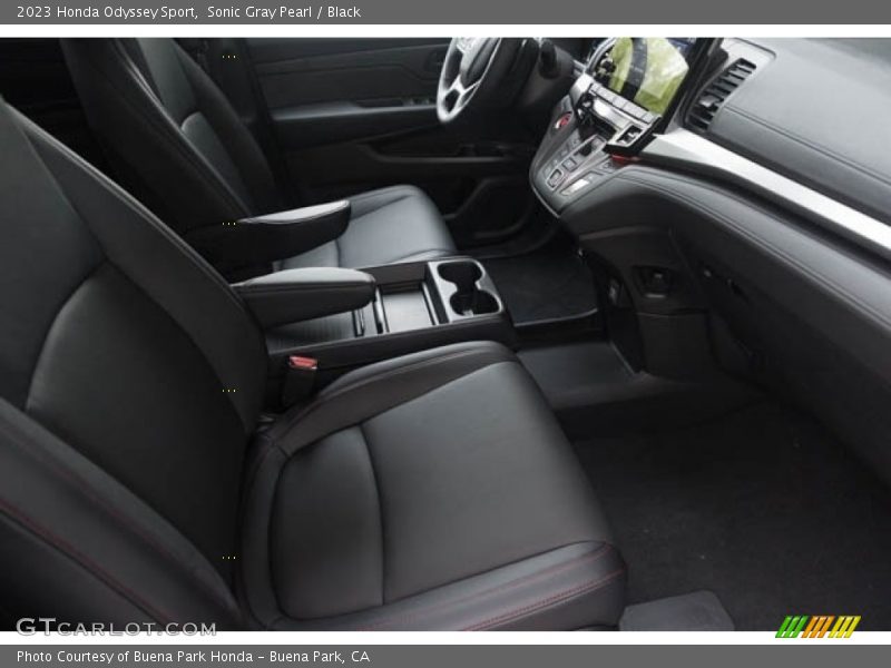 Sonic Gray Pearl / Black 2023 Honda Odyssey Sport