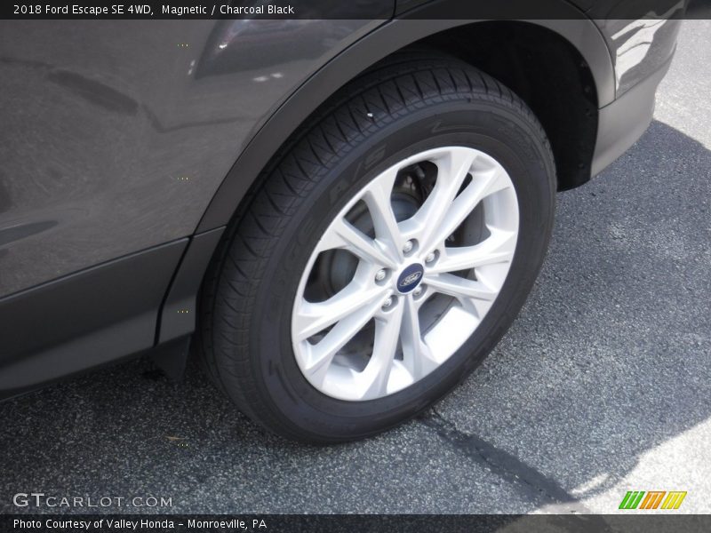 Magnetic / Charcoal Black 2018 Ford Escape SE 4WD