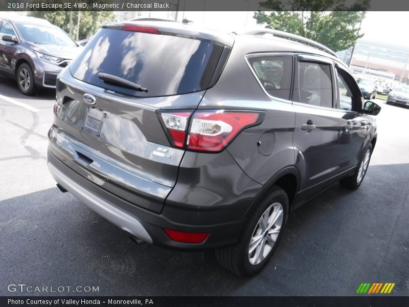 Magnetic / Charcoal Black 2018 Ford Escape SE 4WD