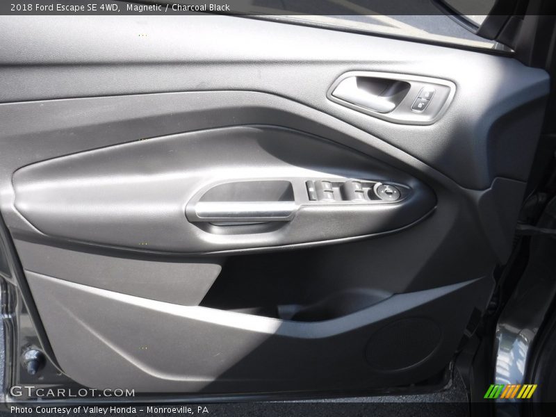 Magnetic / Charcoal Black 2018 Ford Escape SE 4WD