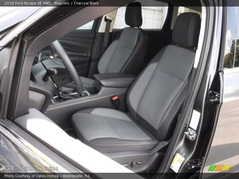 Magnetic / Charcoal Black 2018 Ford Escape SE 4WD