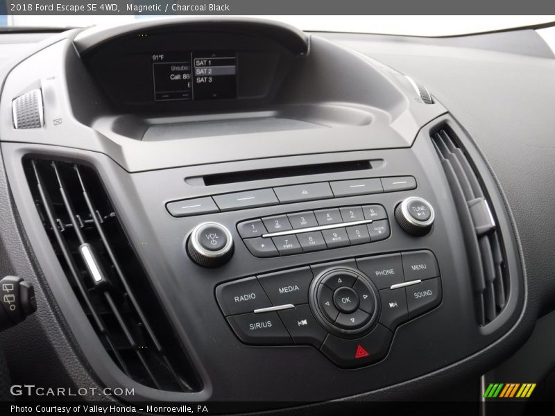 Magnetic / Charcoal Black 2018 Ford Escape SE 4WD