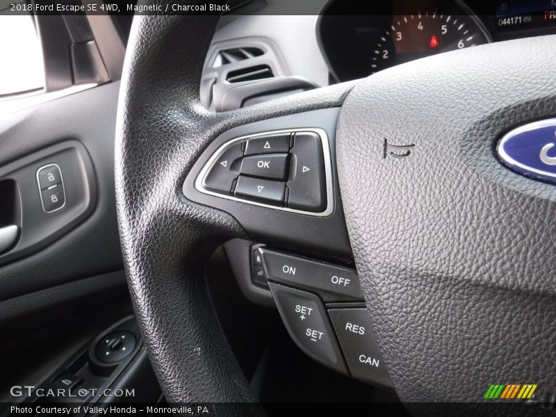 Magnetic / Charcoal Black 2018 Ford Escape SE 4WD