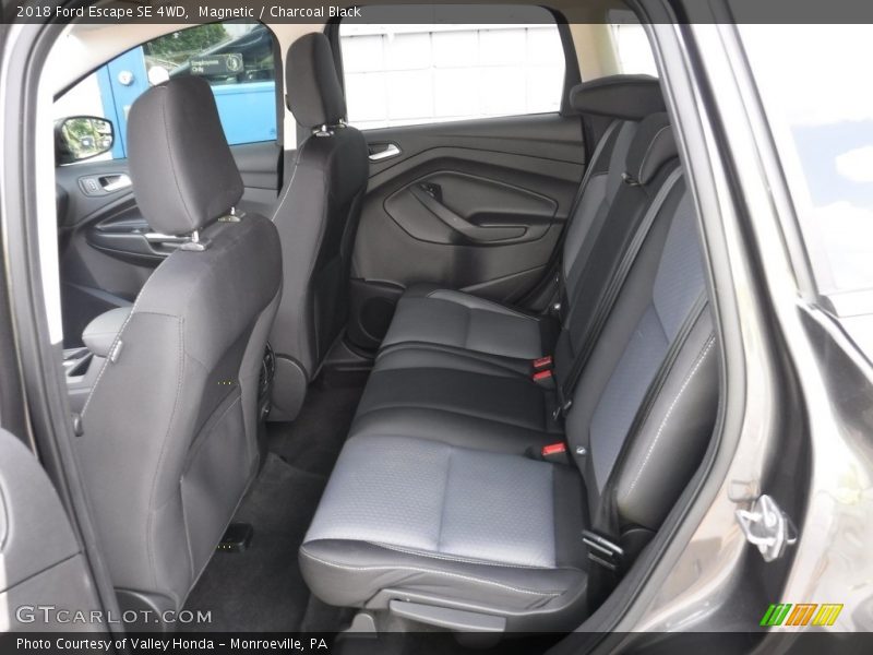 Magnetic / Charcoal Black 2018 Ford Escape SE 4WD