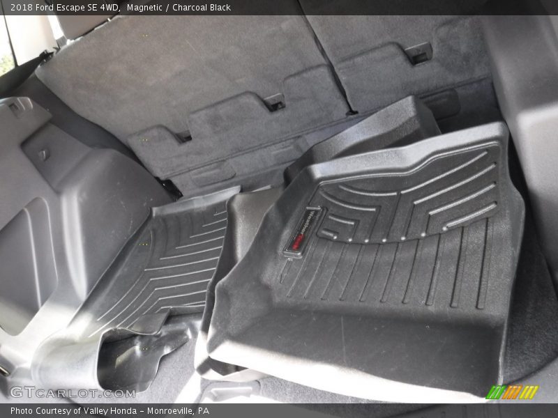 Magnetic / Charcoal Black 2018 Ford Escape SE 4WD