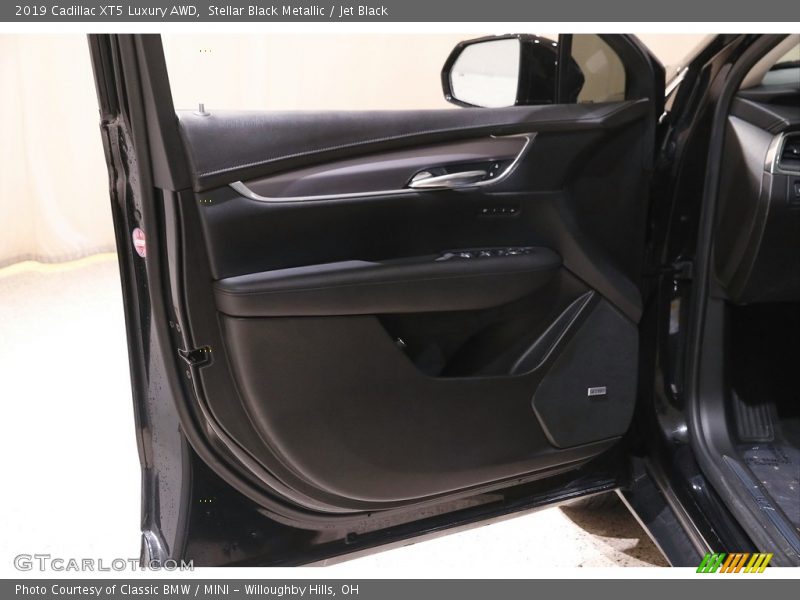 Stellar Black Metallic / Jet Black 2019 Cadillac XT5 Luxury AWD