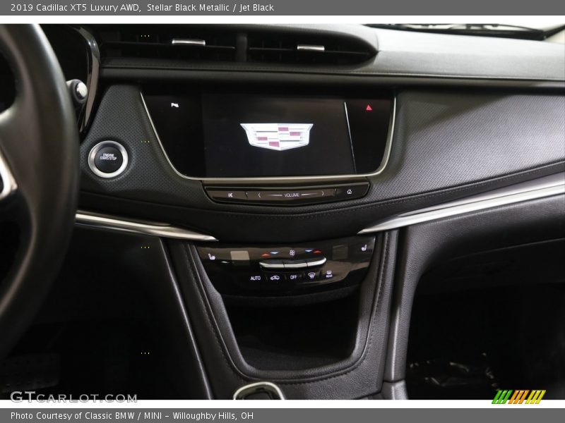 Stellar Black Metallic / Jet Black 2019 Cadillac XT5 Luxury AWD