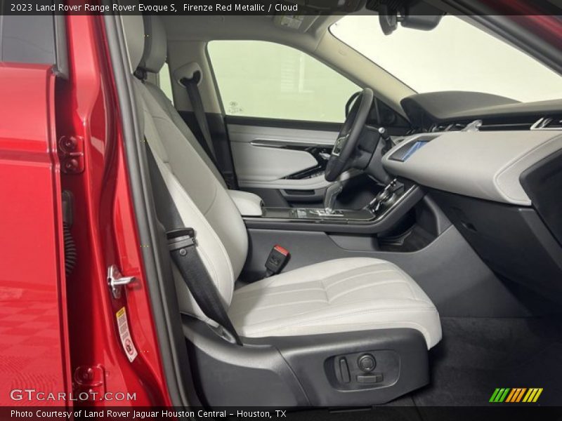 Firenze Red Metallic / Cloud 2023 Land Rover Range Rover Evoque S