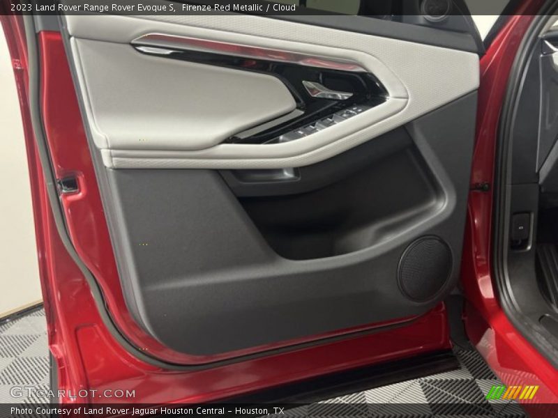 Firenze Red Metallic / Cloud 2023 Land Rover Range Rover Evoque S