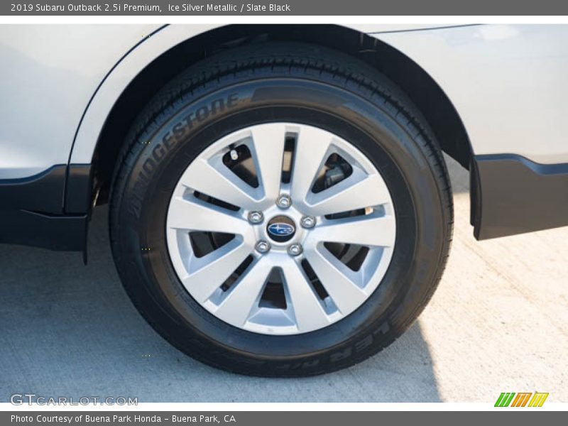 Ice Silver Metallic / Slate Black 2019 Subaru Outback 2.5i Premium