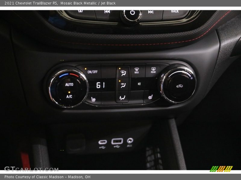 Mosaic Black Metallic / Jet Black 2021 Chevrolet TrailBlazer RS