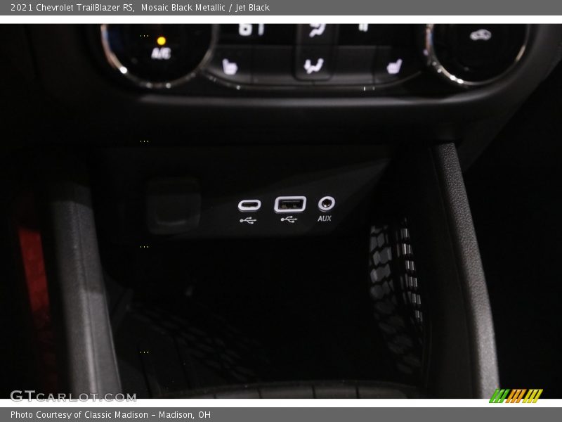 Mosaic Black Metallic / Jet Black 2021 Chevrolet TrailBlazer RS